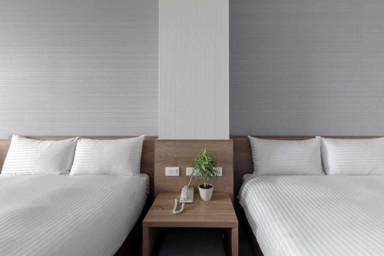 Hotel Brown - Zhongzheng 台南 エクステリア 写真