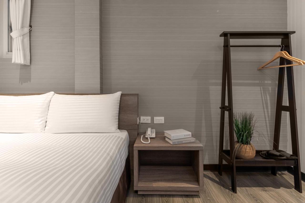 Hotel Brown - Zhongzheng 台南 エクステリア 写真