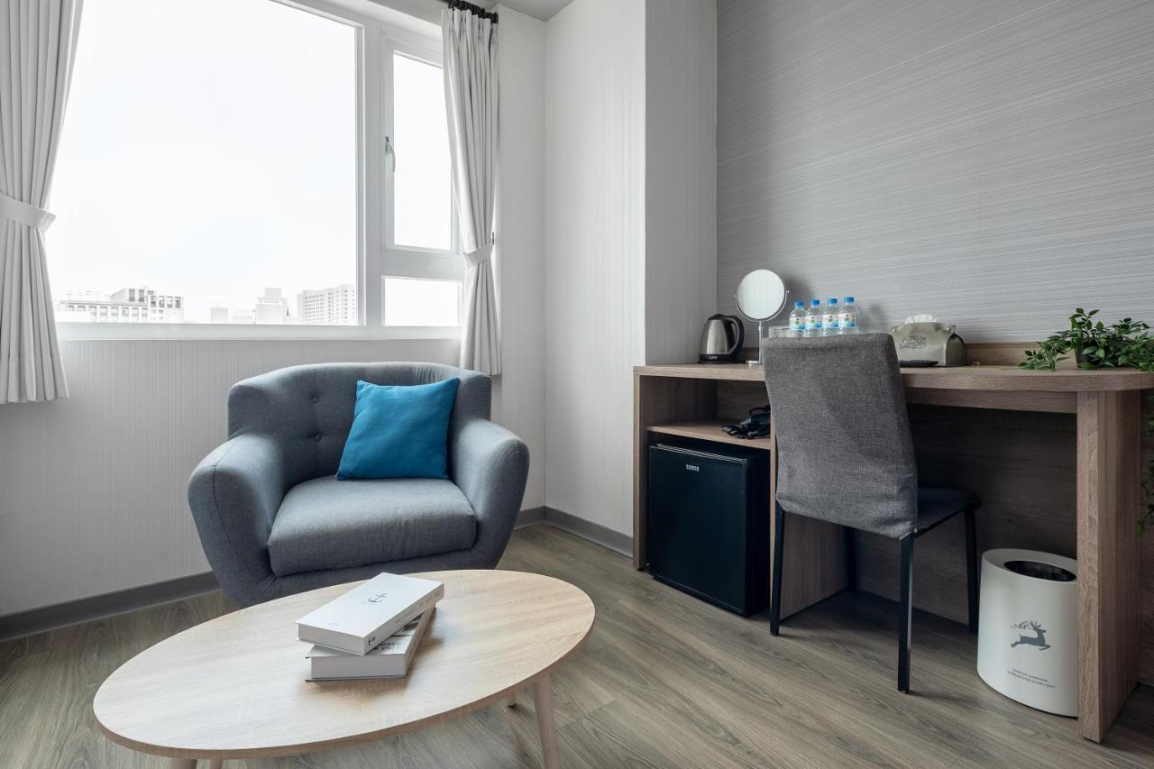 Hotel Brown - Zhongzheng 台南 エクステリア 写真