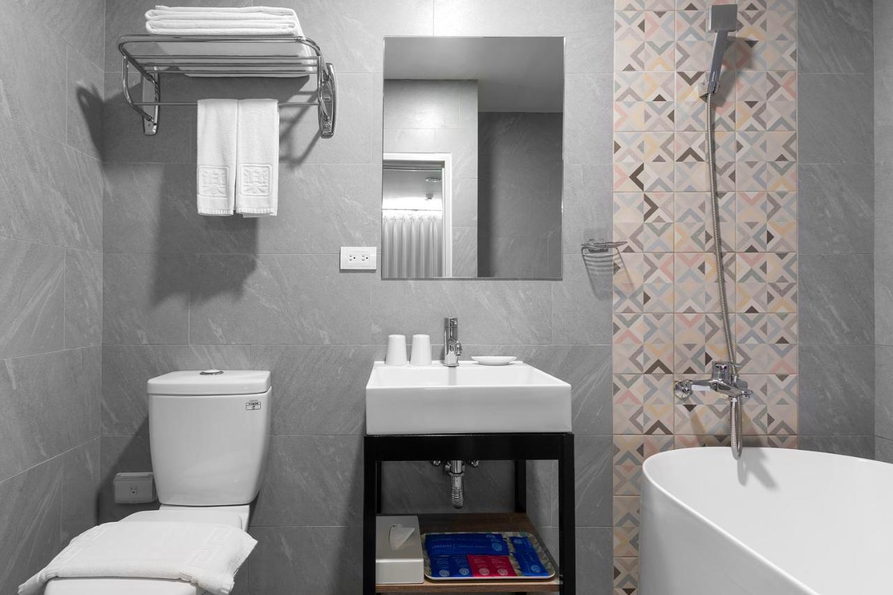 Hotel Brown - Zhongzheng 台南 エクステリア 写真