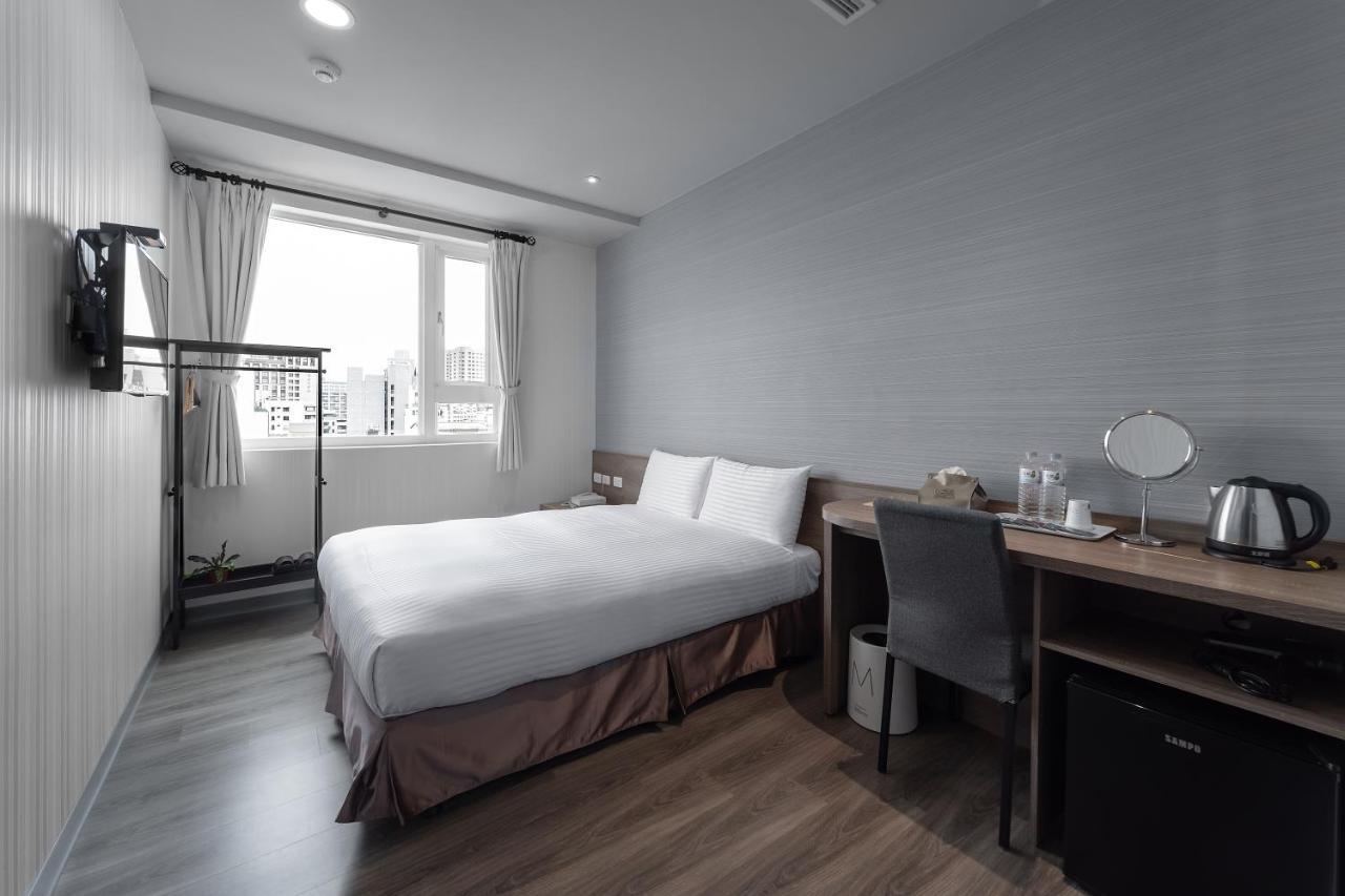 Hotel Brown - Zhongzheng 台南 エクステリア 写真